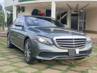 Mercedes-Benz E 300