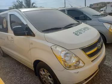 Hyundai H-1 Starex