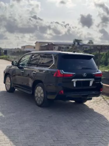 Lexus LX 570