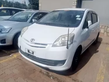 Toyota Passo Sette