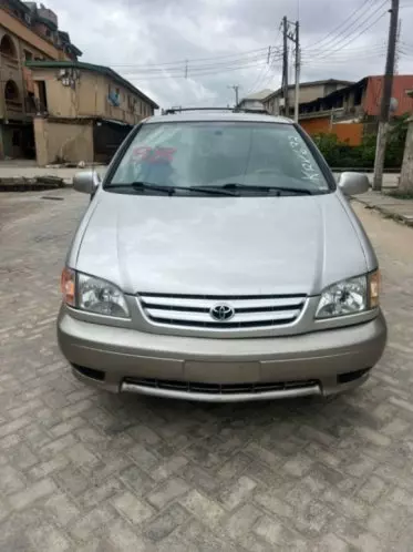 Toyota Sienna