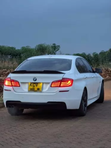 BMW 523I