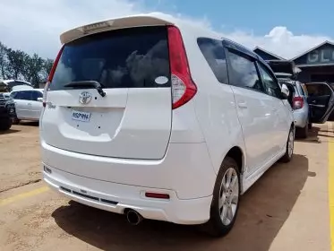 Toyota Passo Sette