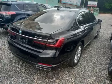 BMW 740