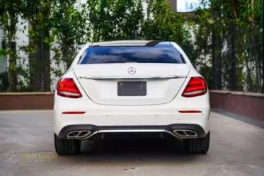 Mercedes-Benz E 200