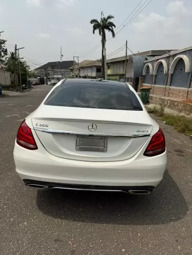 Mercedes-Benz C 300