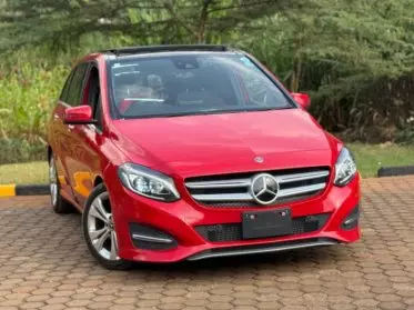 Mercedes-Benz B 180