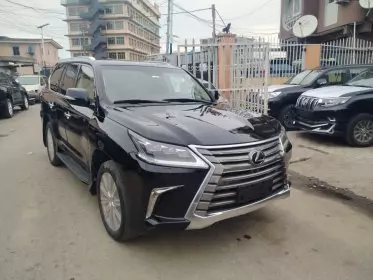 Lexus LX 570