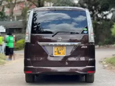Nissan Serena Hybrid 