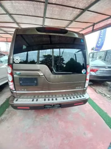 Land Rover LR 4