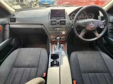 Mercedes-Benz C200