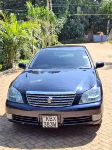 Toyota Crown Royal saloon 