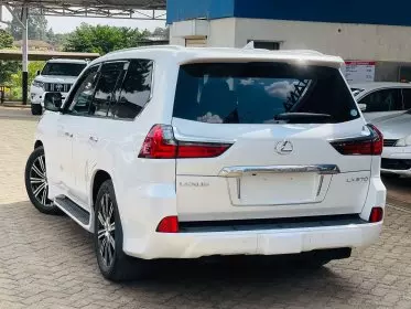 Lexus LX 570