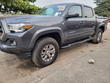Toyota Tacoma