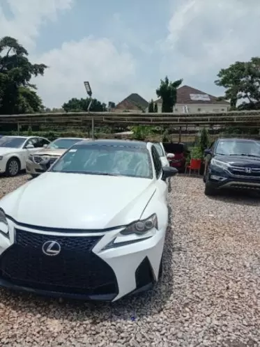 Lexus IS