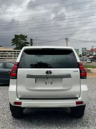 Toyota Land Cruiser VX
