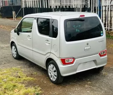 SUZUKI Wagon R+