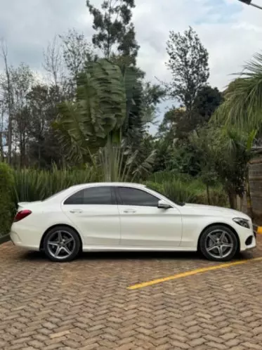 Mercedes-Benz C200