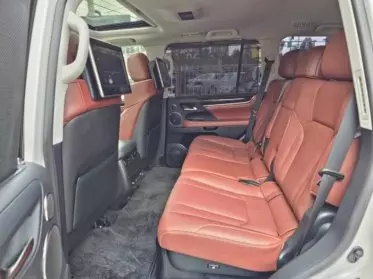 Lexus 570