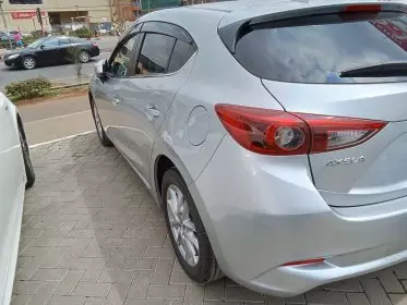Mazda Axela 