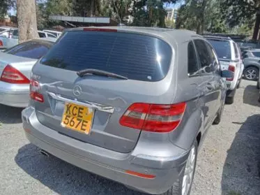 Mercedes-Benz B 170