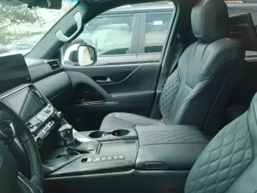 Lexus LX 600