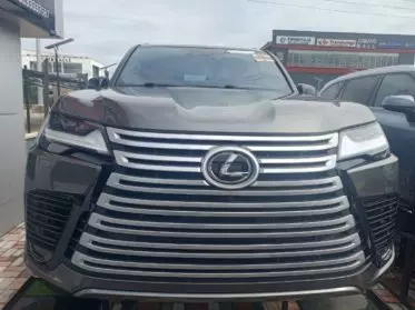 Lexus LX 600
