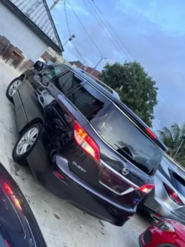Nissan Quest