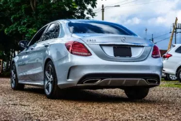 Mercedes-Benz C200