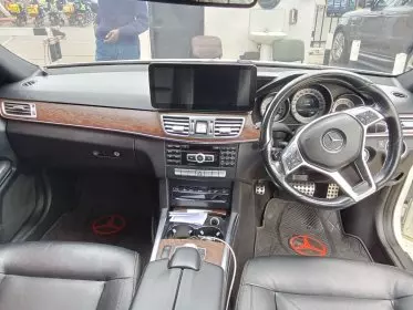 Mercedes-Benz E250
