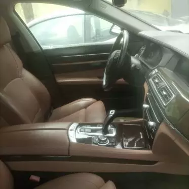 BMW 750
