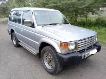 Mitsubishi Pajero GLS