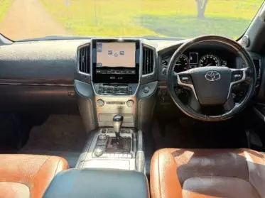 Toyota Land Cruiser V8