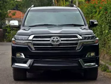 Toyota Landcruiser  V8