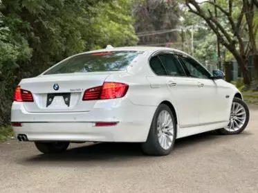 BMW 528i