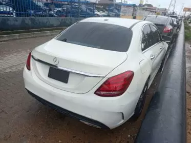 Mercedes-Benz C 300