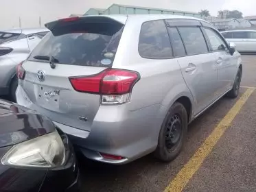 Toyota Fielder hybrid 