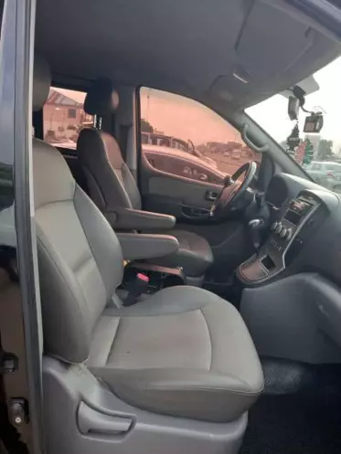 Hyundai H-1 Starex