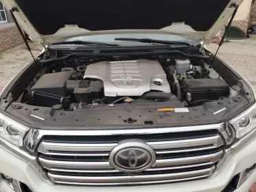 Toyota Land Cruiser V8