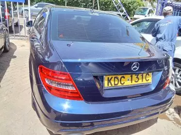 Mercedes-Benz C200