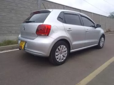 VOLKSWAGEN polo sedadan trend  ba ess