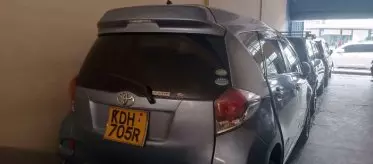 Toyota Ractis Lepice