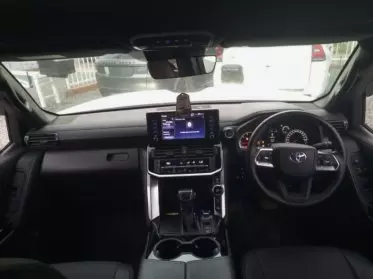 Toyota Landcruiser 300