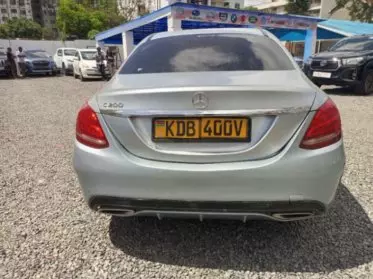 Mercedes-Benz C200