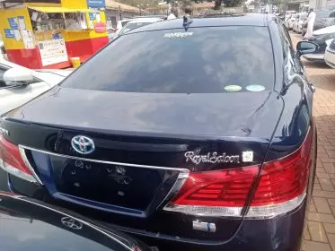 Toyota Crown Royal saloon Hybrid