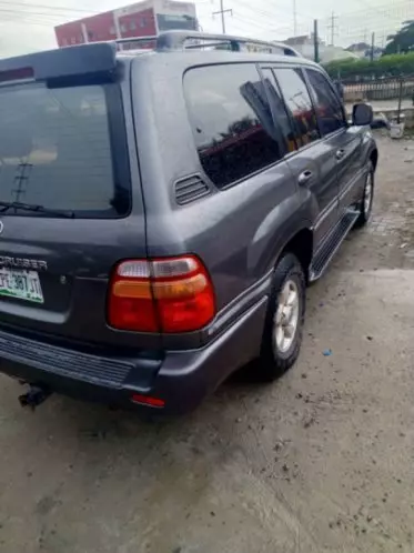 Toyota Land Cruiser
