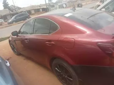Lexus IS