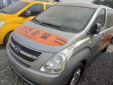 Hyundai H-1 Starex