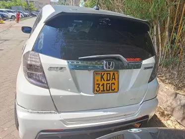 Honda Fit shuttle hybrid