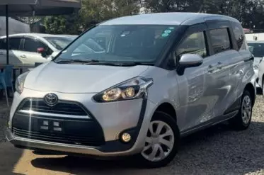 Toyota Sienta